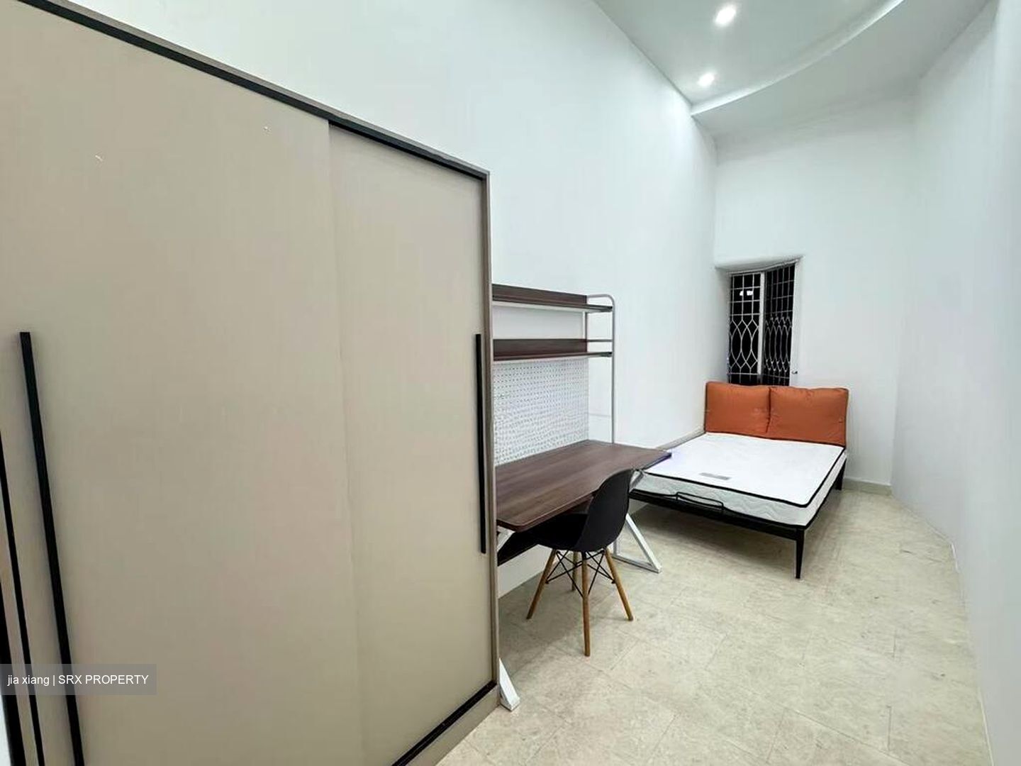 Yunnan Gardens (D22), Terrace #501594161